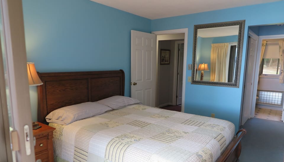 Master Bedroom Queen size Bed