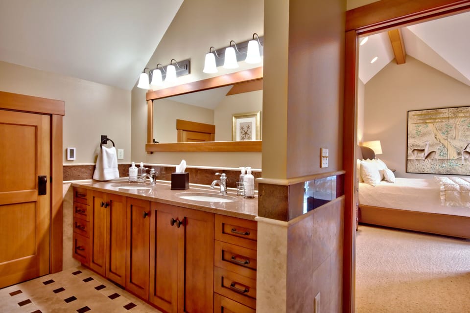 Master Bath - two sinks, jetted tub, shower