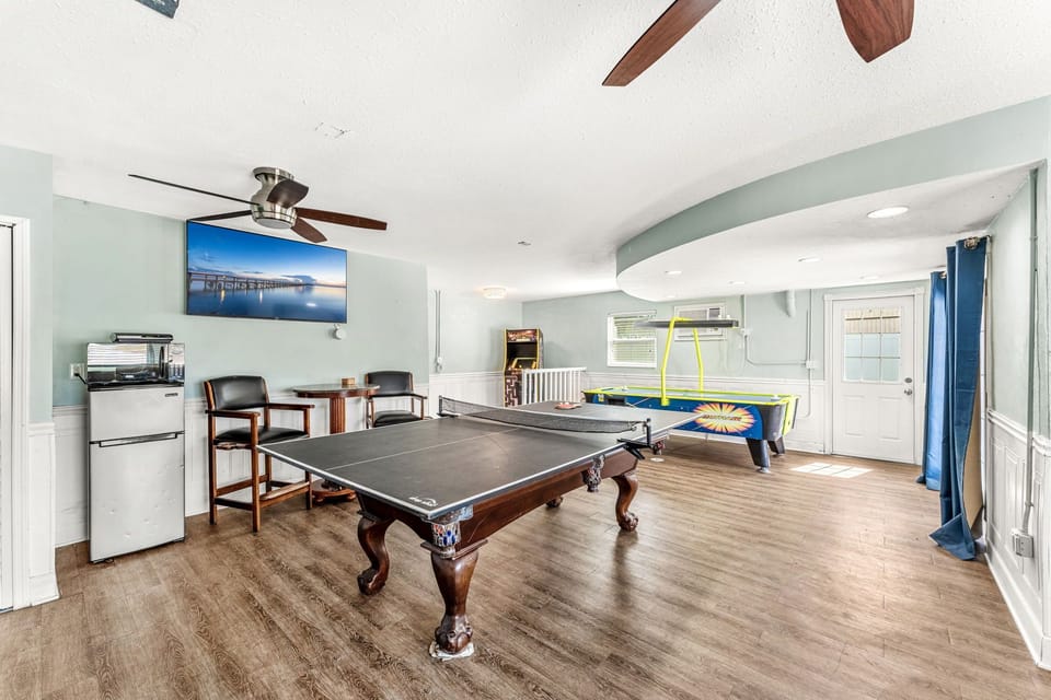 Huge game room separate from all apartments! Ping pong topper for pool table