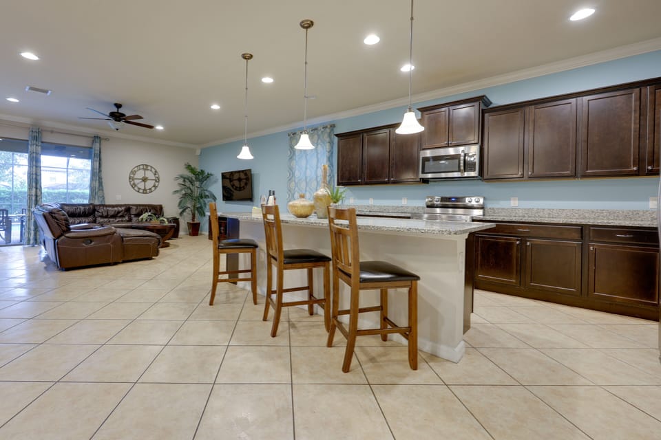 Fully equipped kitchen