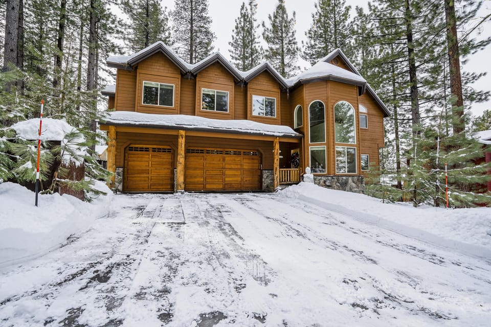 Your relaxing South Lake Tahoe retreat awaits. Book today!