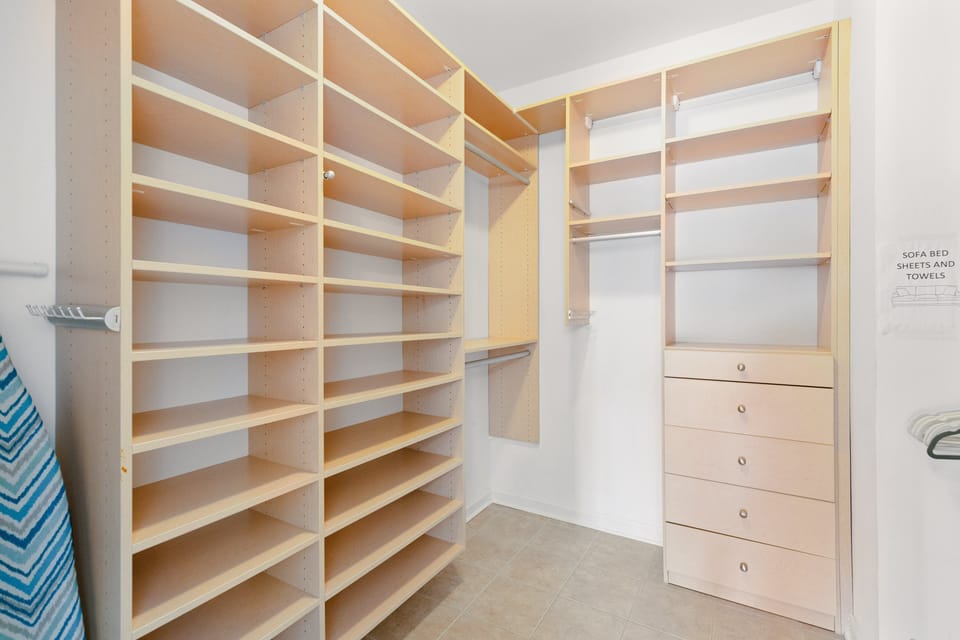 Main bedroom walk-in closet