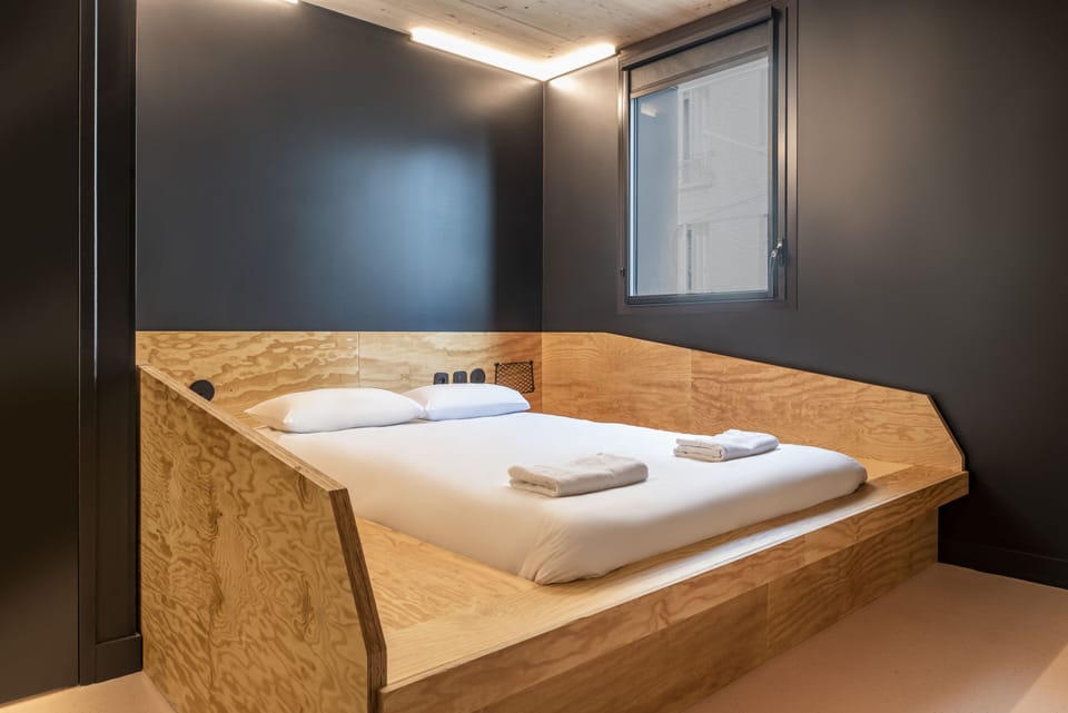 Private Ensuite Double Bedroom | Iron/ironing board, free WiFi, bed sheets