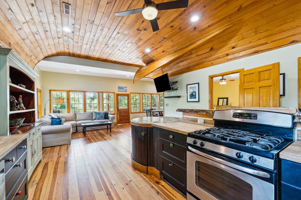 Fully stocked kitchen on the main floor
