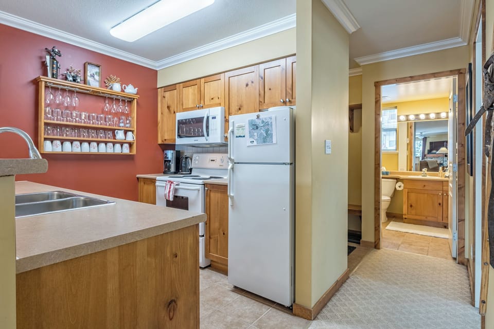 Full Kitchen 