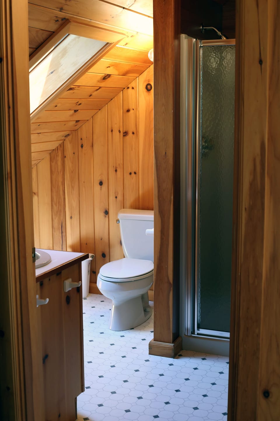 Second floor bath Pine Bluff