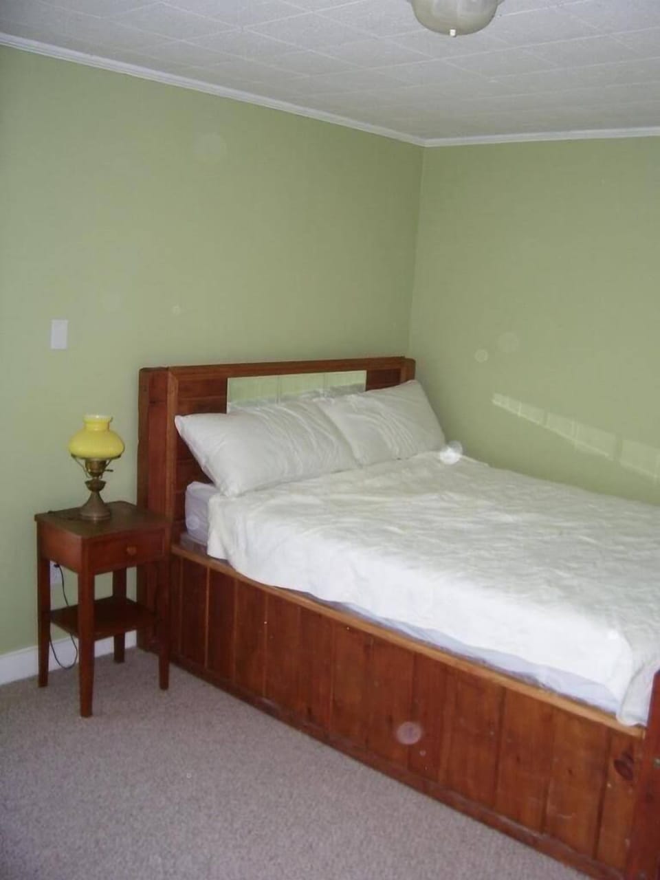 6 bedrooms, iron/ironing board, WiFi, bed sheets