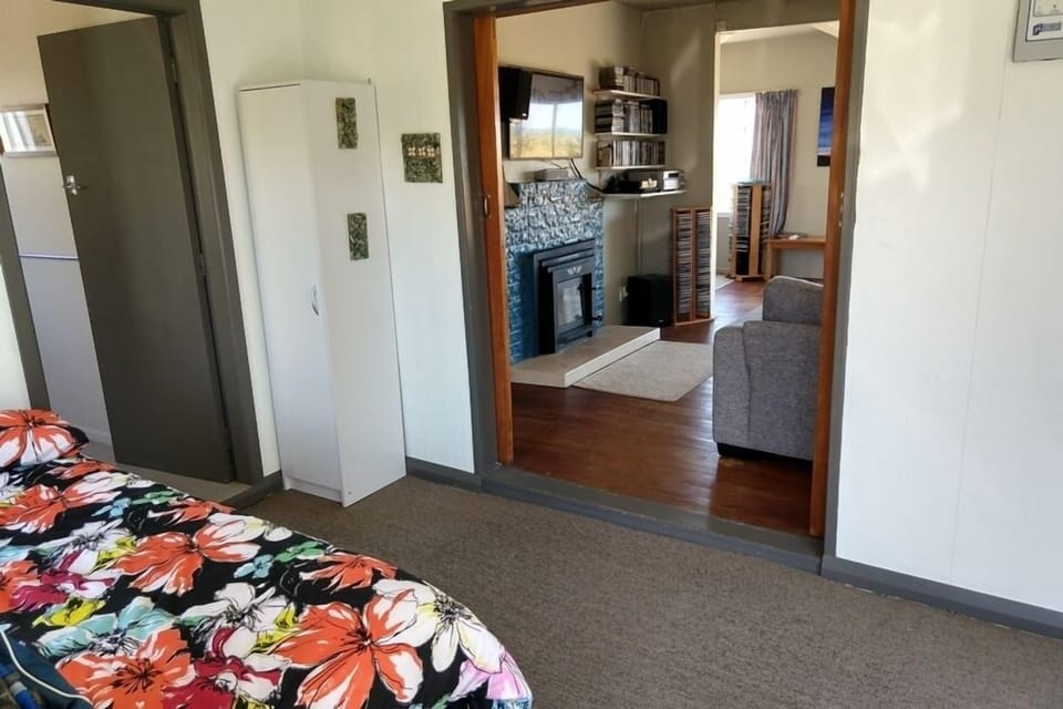 Smart TV, fireplace, Netflix, DVD player
