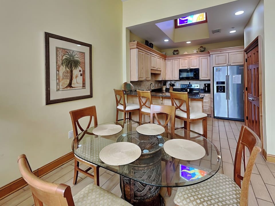 Dining & Kitchen