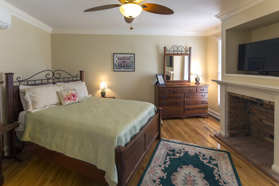 The bedroom has its own staircase w/a landing. Comfortable & very private. 