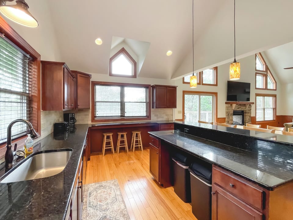 Large fully quipped chef's kitchen