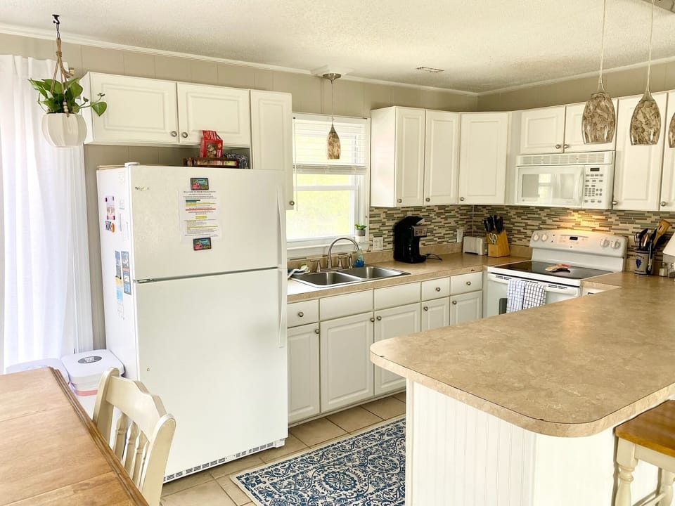 Plenty of counter prep space and fridge/ freezer storage