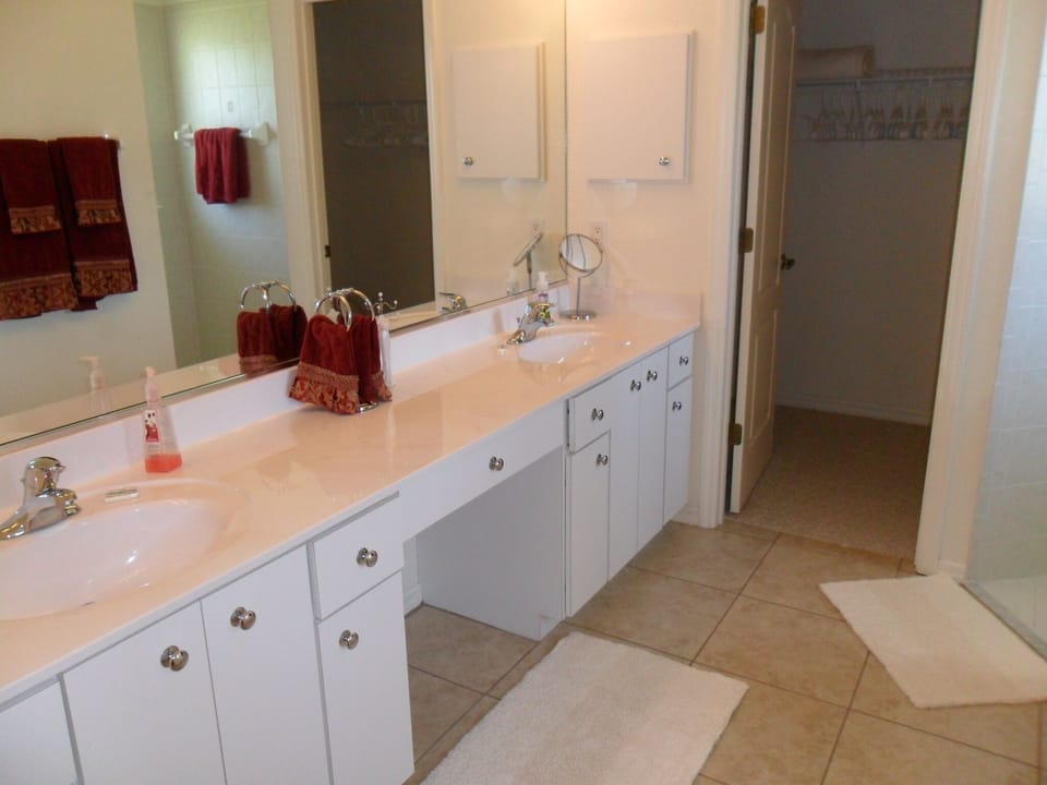 Master En Suite Bathroom