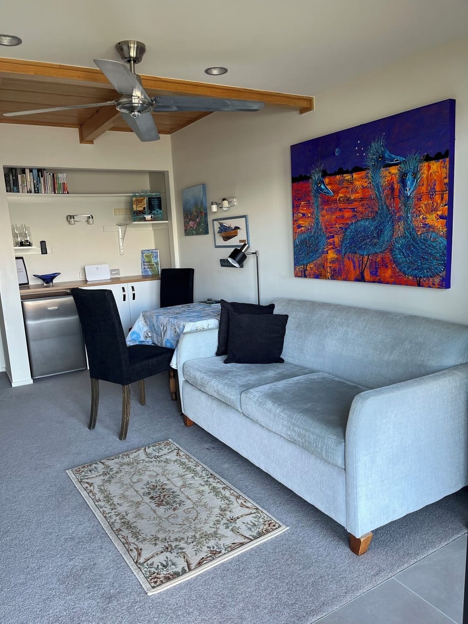 Sitting room, with sofa/bed 