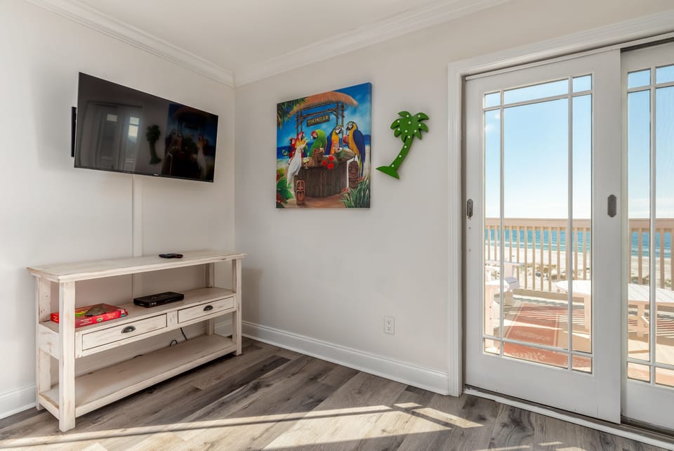 2nd Floor Gulf View Hangout Space with walkout Deck