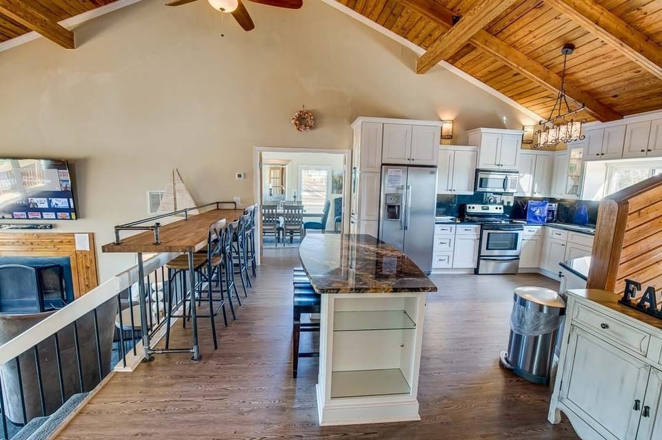 Overview of Mid-Level Kitchen