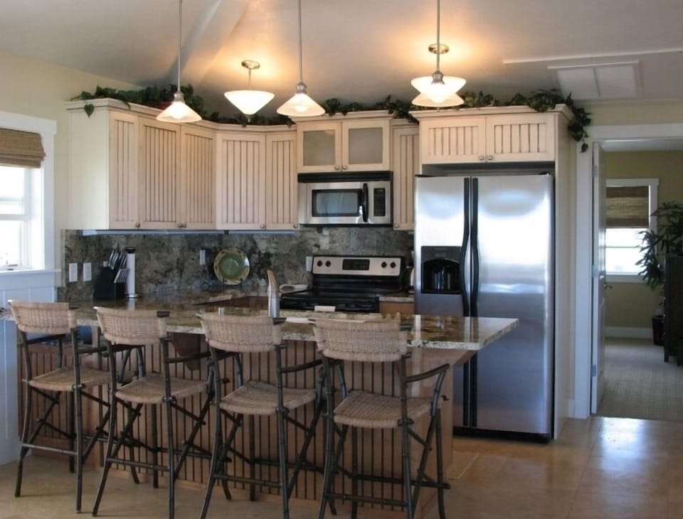 You'll love preparing island meals & entertaining