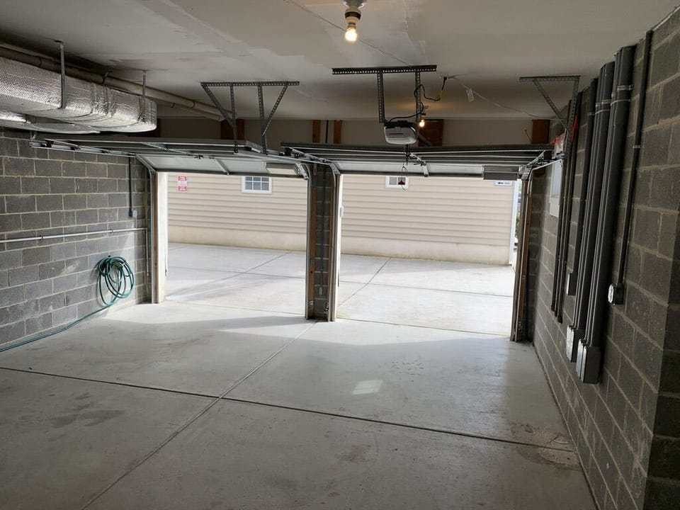 2 private garage with 2 doors