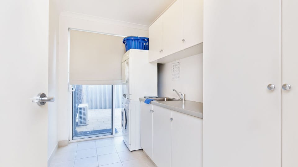 Main laundry - access thru to service yard