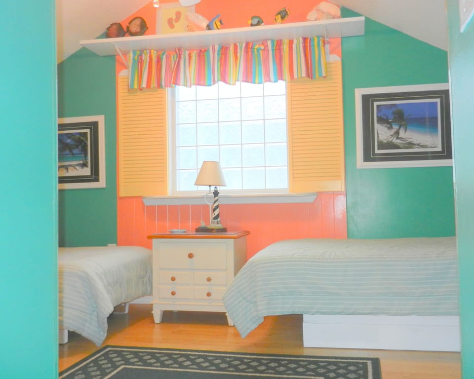 Bdrm #4, two twins, open area top of stairs