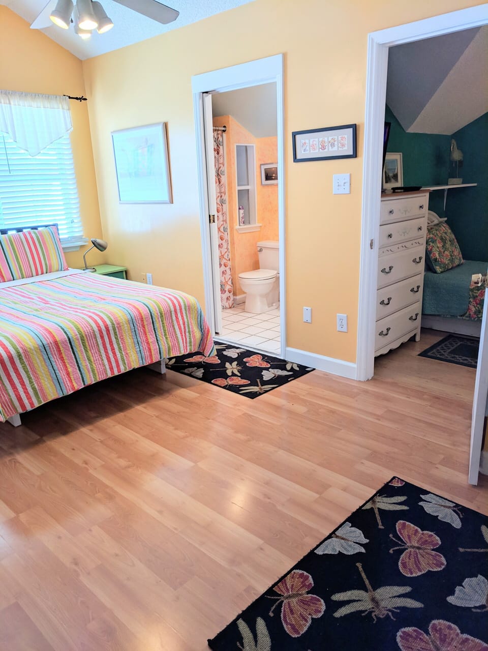 4 bedrooms, iron/ironing board, free WiFi, bed sheets