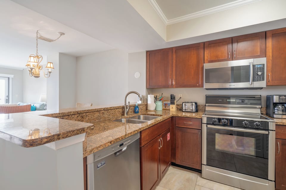 Full kitchen