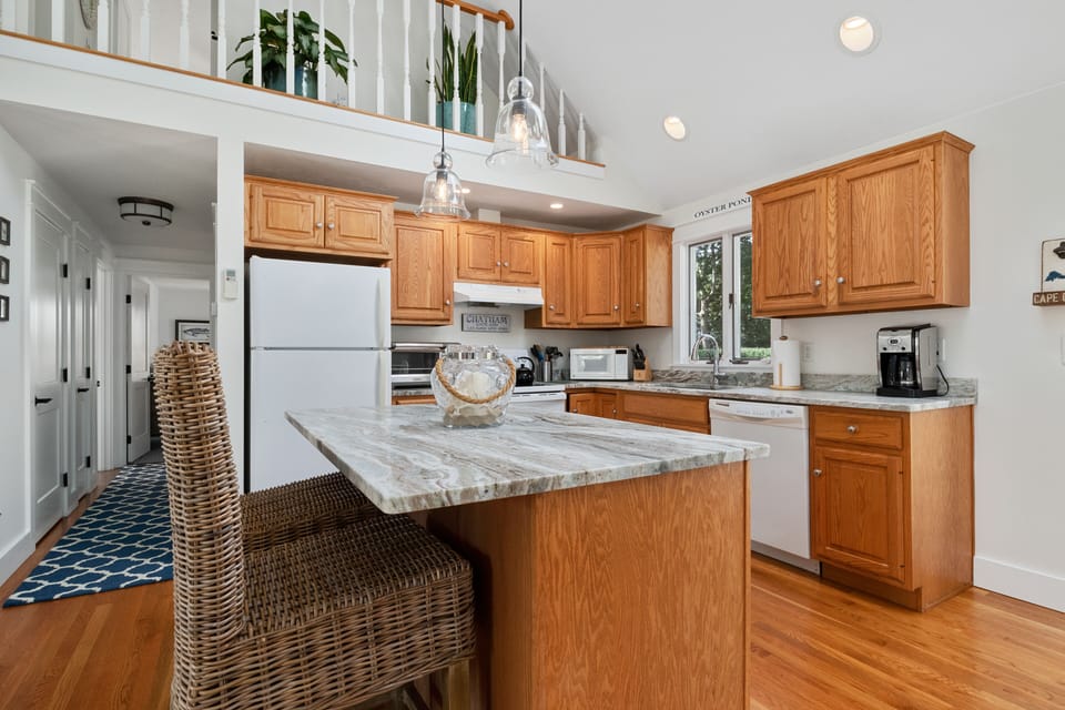 Kitchen with island