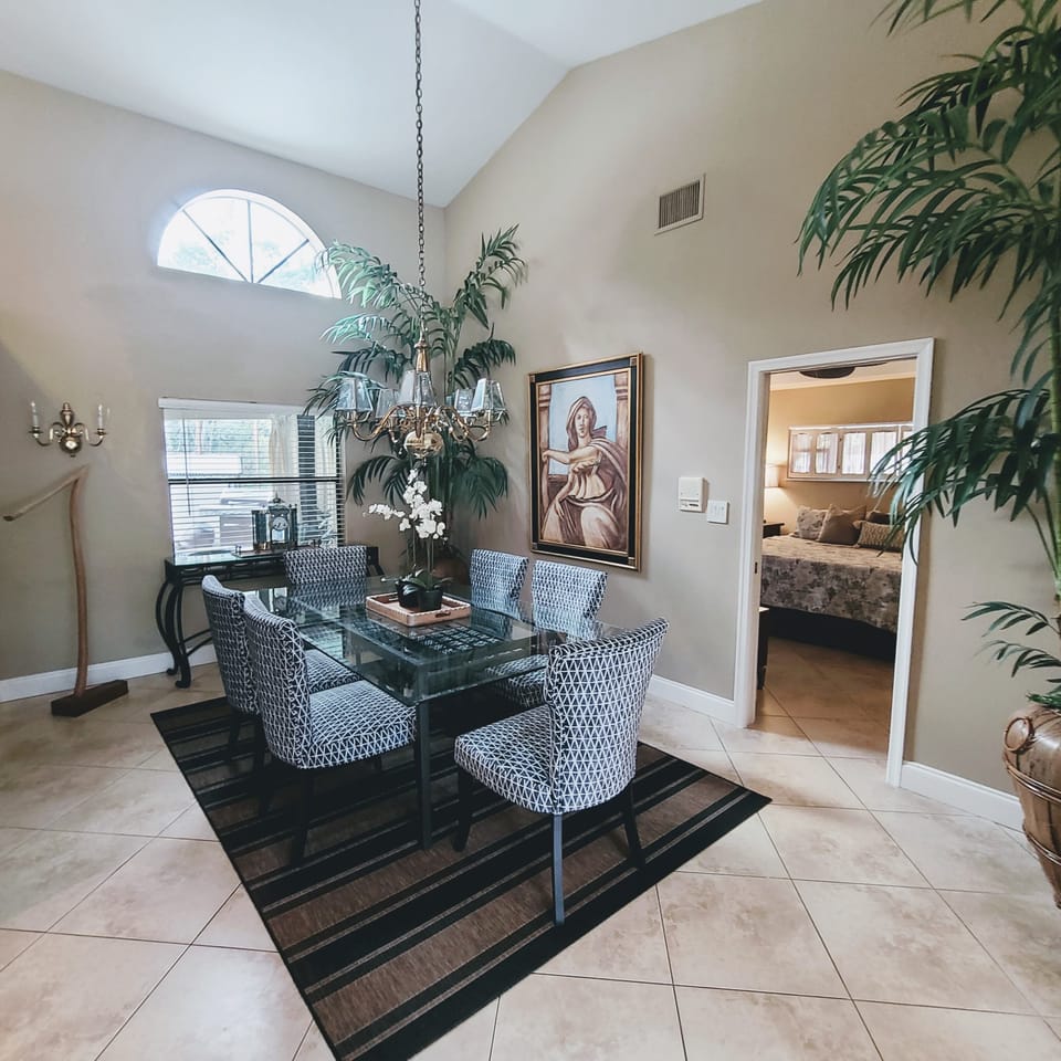 Formal Dining comfortable for 6