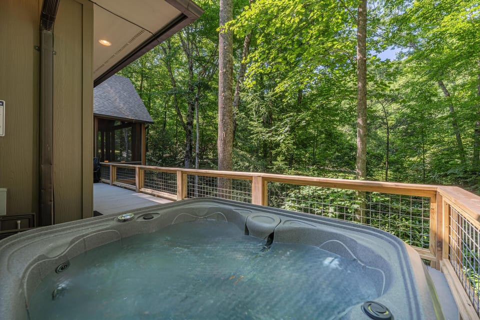 Relax, Star Gaze, and Enjoy Luxury along side Watia Creek