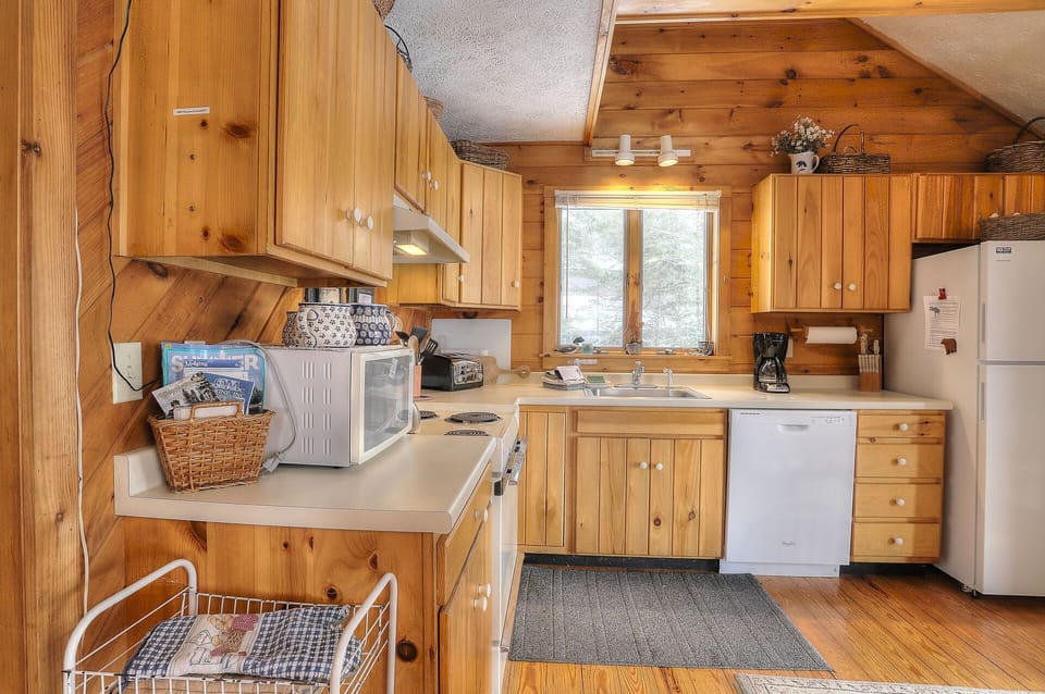 Full kitchen