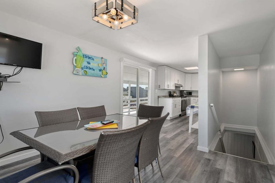 Dining and Stairwell