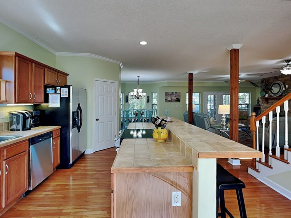 Full Kitchen