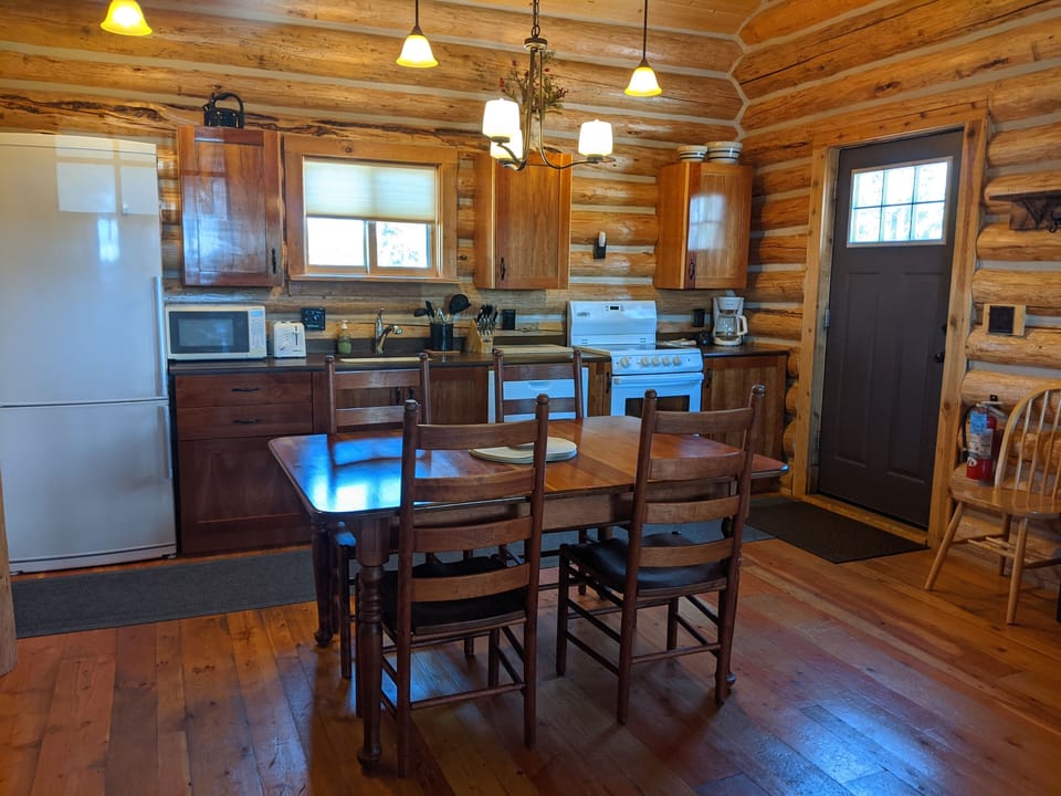 Full kitchen