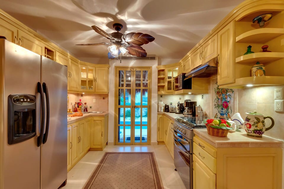 1st floor fully equipped kitchen. 