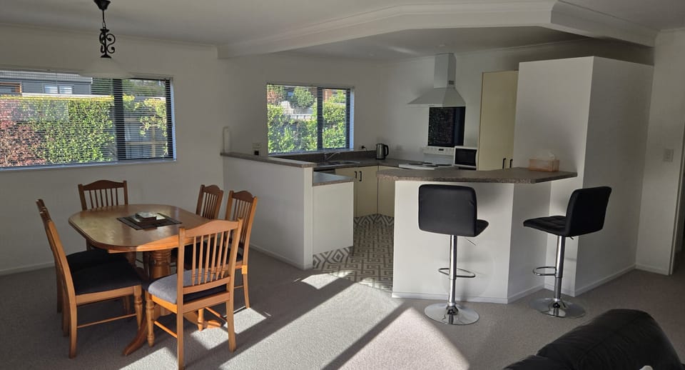 kitchen/dining room