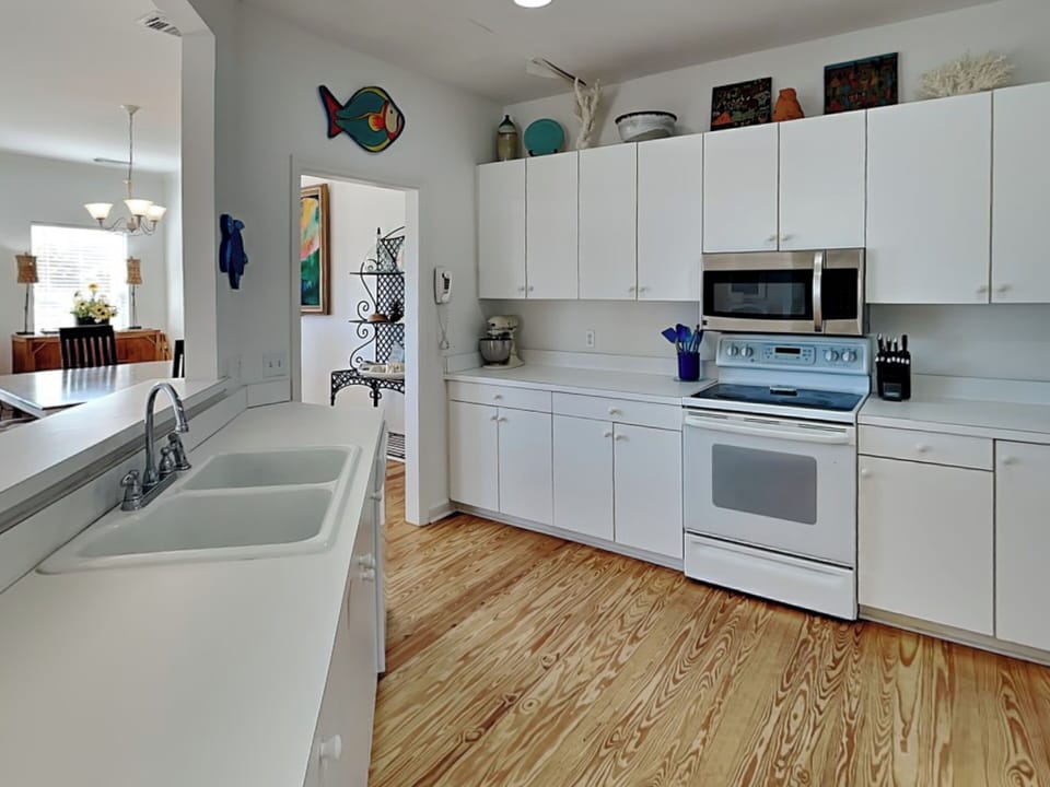 Full Kitchen