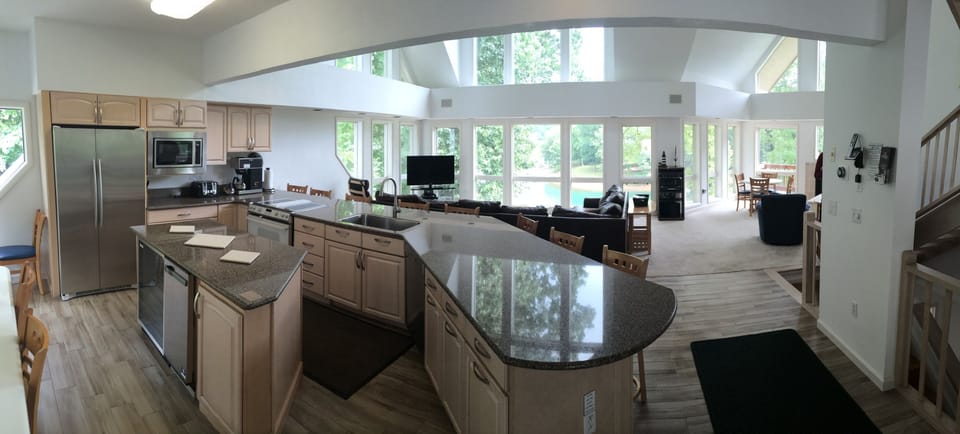 remodeled kitchen with granite counter tops. sits 20 - Czarnecky