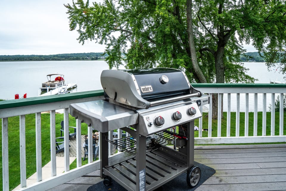 Natural gas grill to cook up a meal while enjoying the lake views.