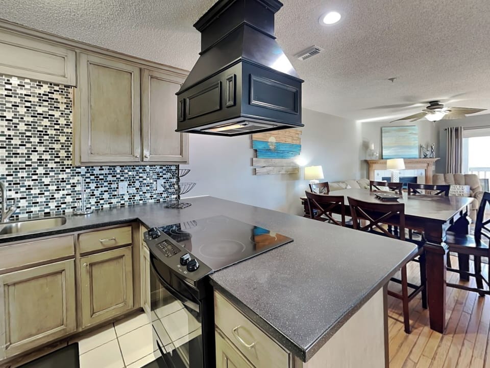 Full Kitchen