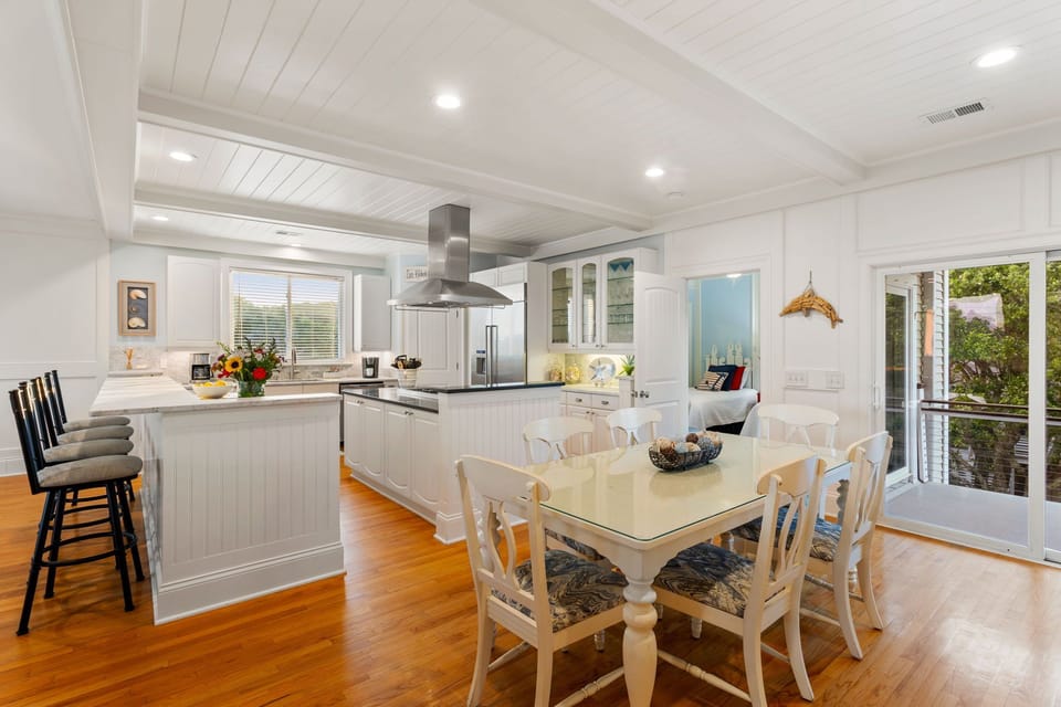 Kitchen Table for 6 on 2nd Floor