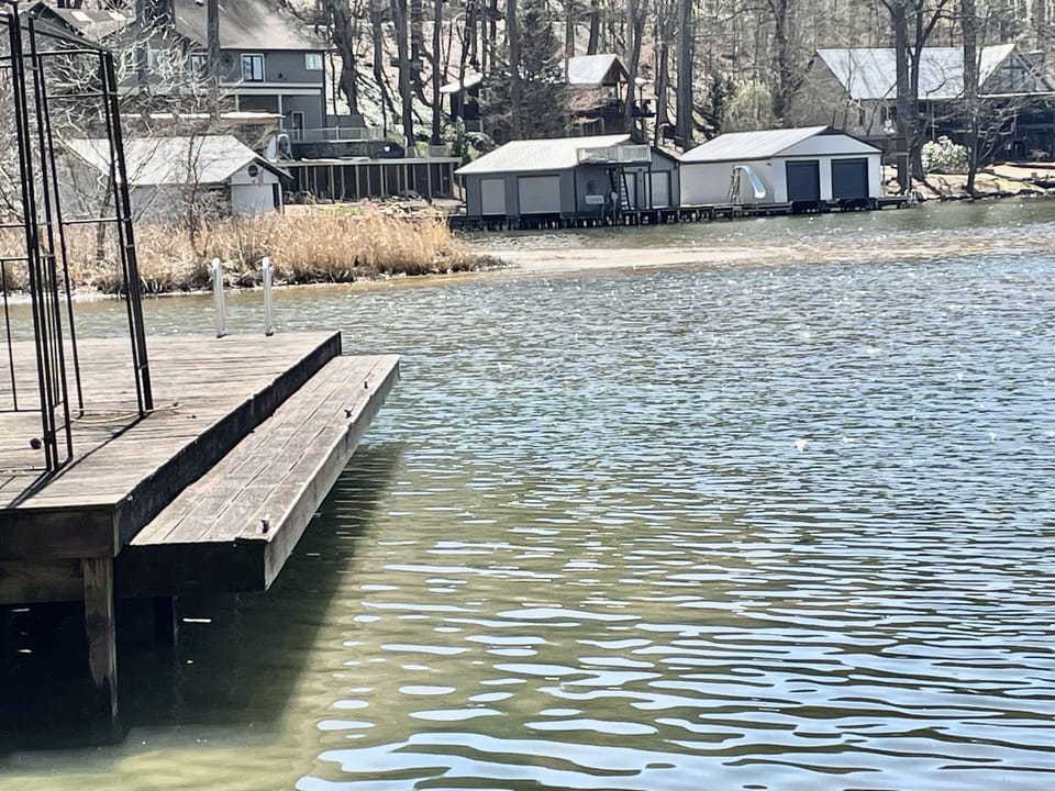 A Short paddle to the sandbar