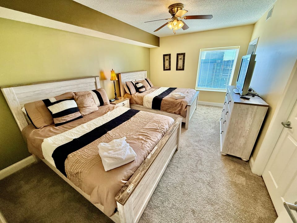 2 Queen Bedroom