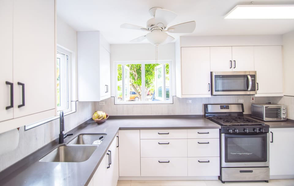 Kitchen, all new modern appliances