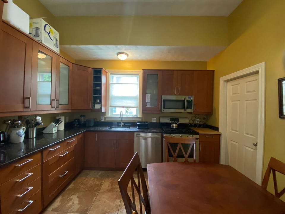 Kitchen with dining table