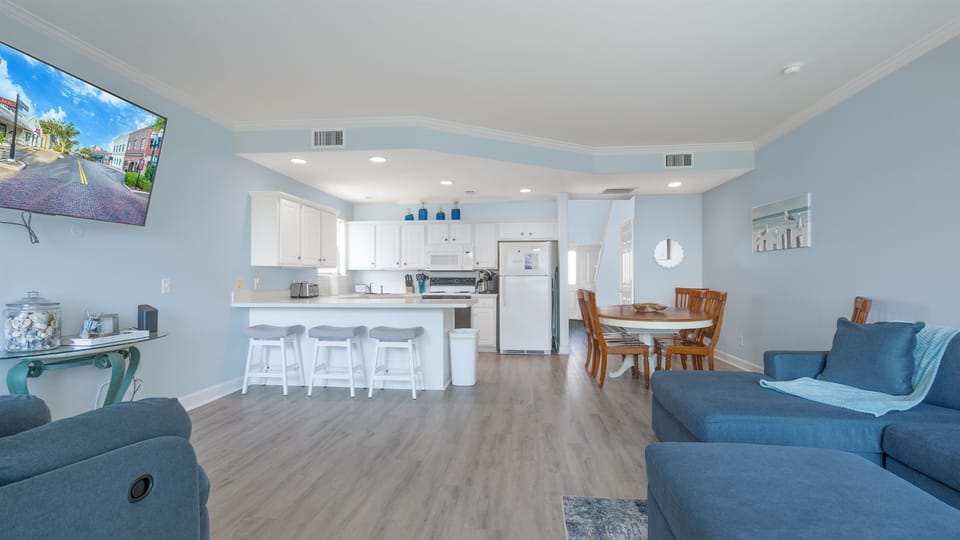 B Side Great Room & Bar Seating