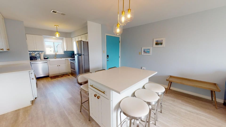 Dining & Kitchen