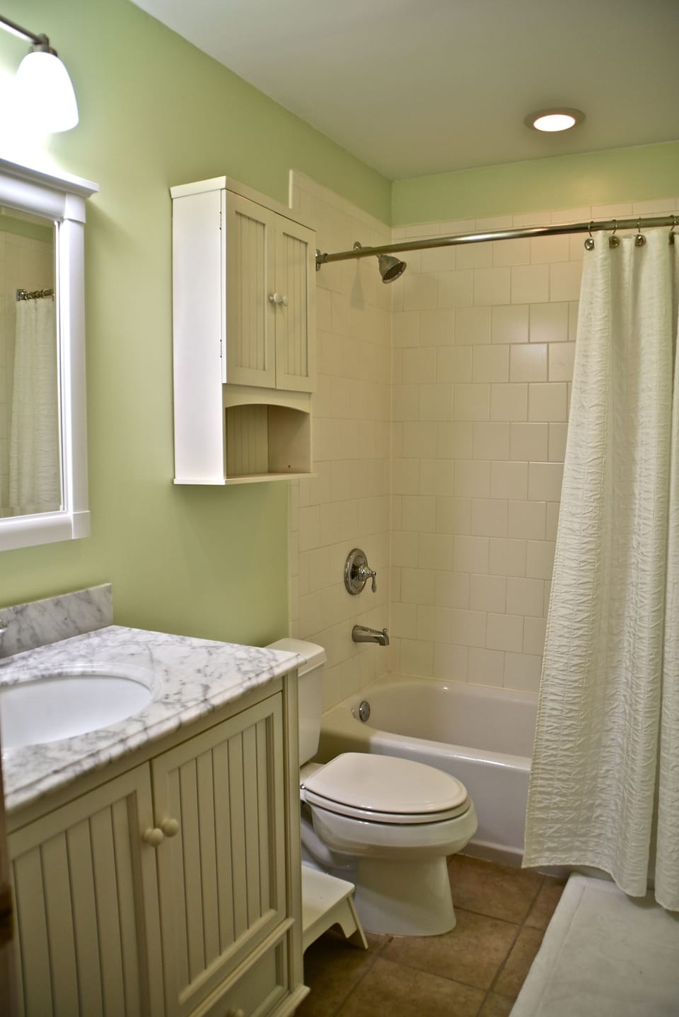 Downstairs bath 