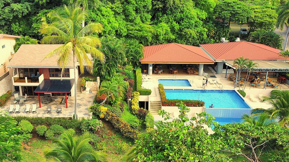 Paradise - Steps to Ocean & Pool; View, Spacious Patio, Stone Shower & more 