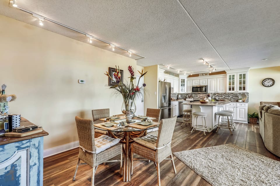 Main Level,Dining Area,