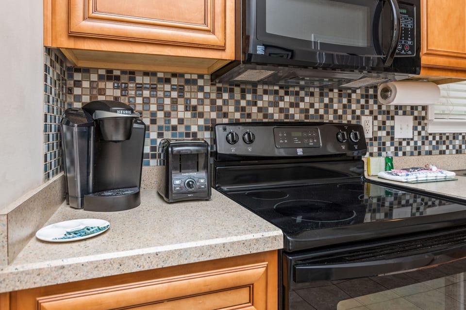 Both Keurig and standard coffee makers, and a toaster are provided